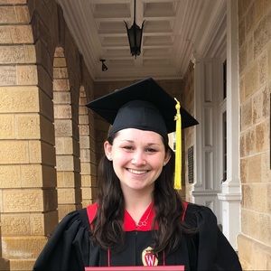 Meet your Posher, Olivia